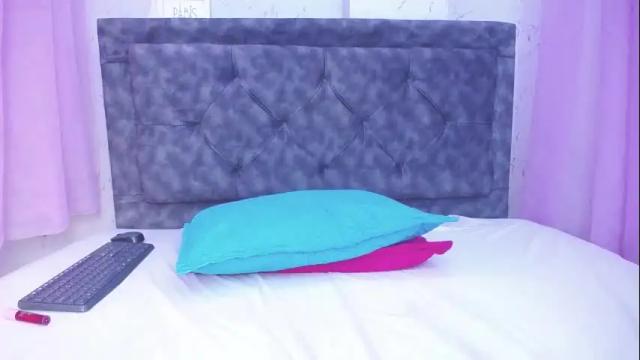 Image 2 of helen_petite_ Stream on Chaturbate on 12 days ago