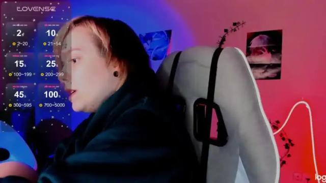 Image 10 of helena_becky Stream on Chaturbate on 16 months ago