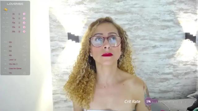 Image 6 of helena_hofman Stream on Chaturbate on 14 months ago
