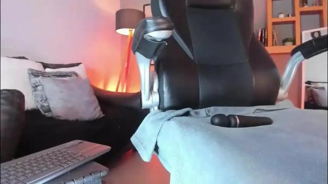 Image 2 of helenaduque_ Stream on Chaturbate on 2 months ago