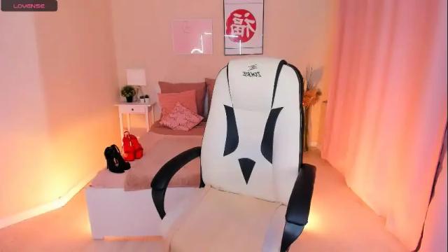 Image 2 of helenaregal Stream on Chaturbate on 1 month ago