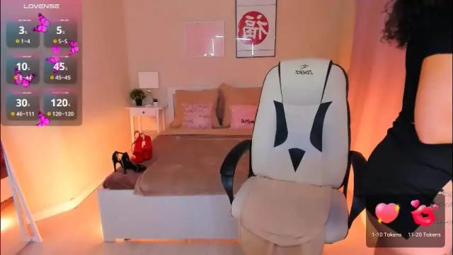 Image 4 of helenaregal Stream on Chaturbate on 2 months ago