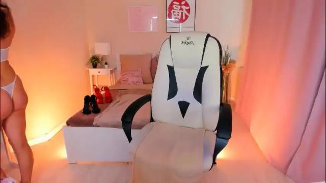 Image 2 of helenaregal Stream on Chaturbate on 1 month ago