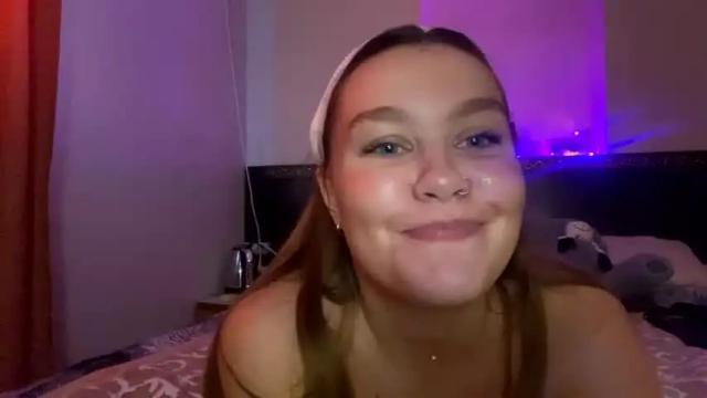 Image 10 of helenawest Stream on Chaturbate on 17 months ago