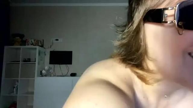 Image 12 of helenawest Stream on Chaturbate on 14 months ago