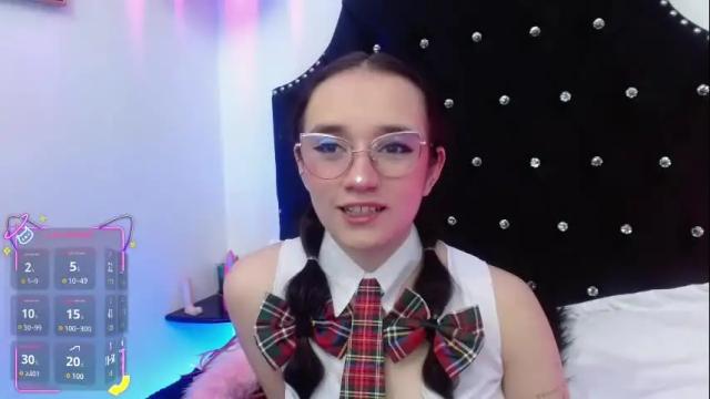 Image 2 of helene_miller Stream on Chaturbate on 1 month ago