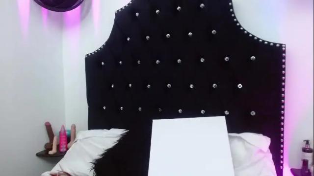 Image 3 of helene_miller Stream on Chaturbate on 1 month ago