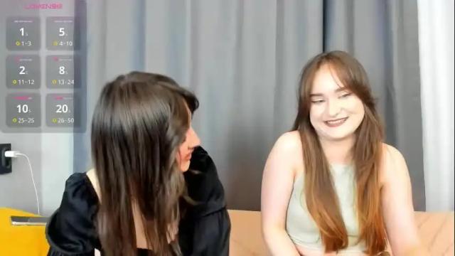 Image 11 of helene_rose Stream on Chaturbate on 8 months ago