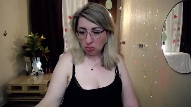 Image 8 of helenenigma Stream on Chaturbate on 1 month ago