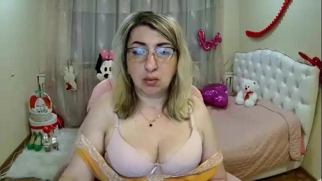 Image 7 of helenenigma Stream on Chaturbate on 1 month ago