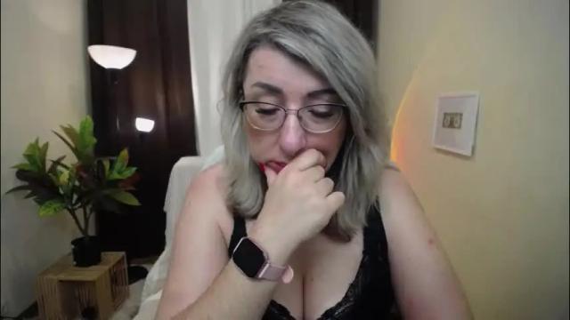 Image 4 of helenenigma Stream on Chaturbate on 1 month ago