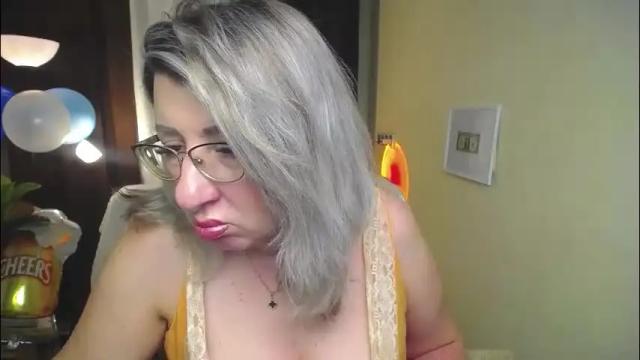 Image 3 of helenenigma Stream on Chaturbate on 1 month ago