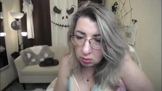 Image 12 of helenenigma Stream on Chaturbate on 4 days ago