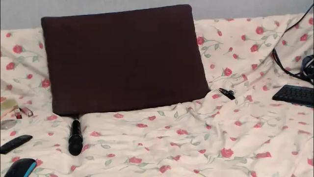 Image 12 of helenred Stream on Chaturbate on 1 month ago