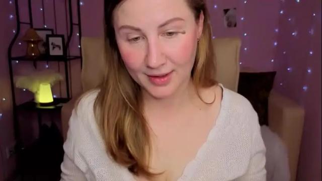 Image 10 of helens_lov Stream on Chaturbate on 8 days ago