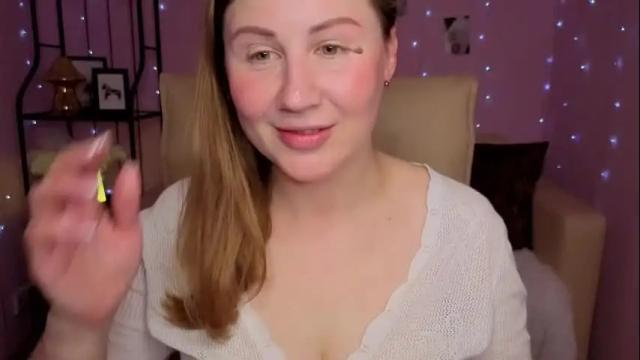 Image 11 of helens_lov Stream on Chaturbate on 8 days ago