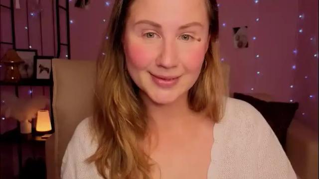 Image 3 of helens_lov Stream on Chaturbate on 2 months ago