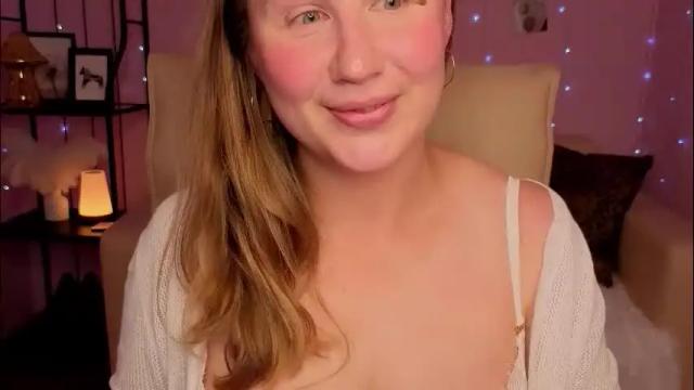 Image 8 of helens_lov Stream on Chaturbate on 2 months ago