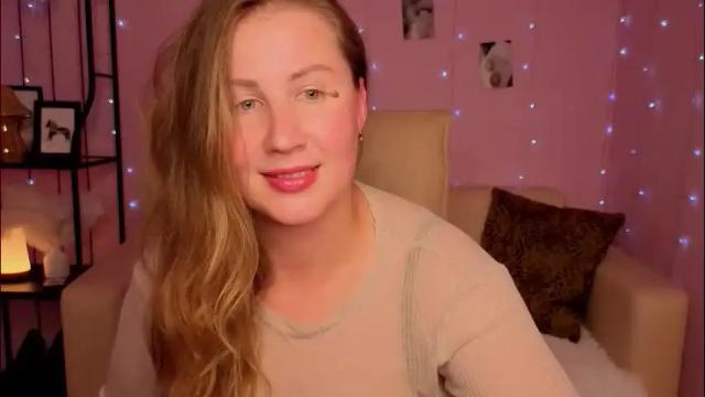 Image 3 of helens_lov Stream on Chaturbate on 2 months ago