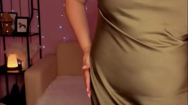 Image 12 of helens_lov Stream on Chaturbate on 2 months ago