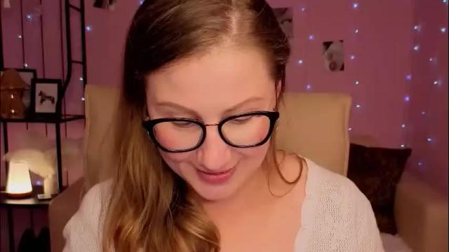 Image 12 of helens_lov Stream on Chaturbate on 2 months ago