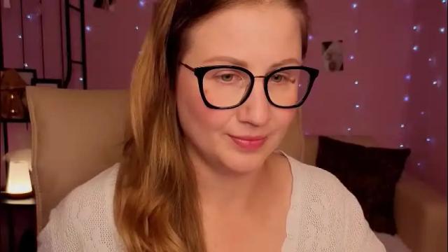 Image 6 of helens_lov Stream on Chaturbate on 2 months ago