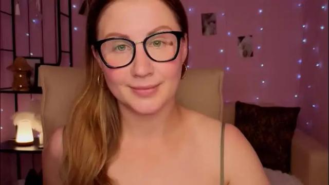 Image 2 of helens_lov Stream on Chaturbate on 2 months ago