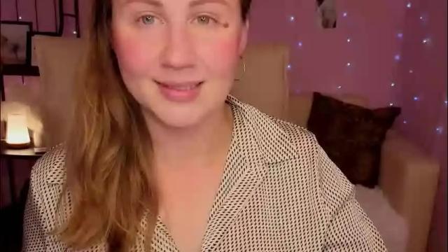 Image 11 of helens_lov Stream on Chaturbate on 2 months ago