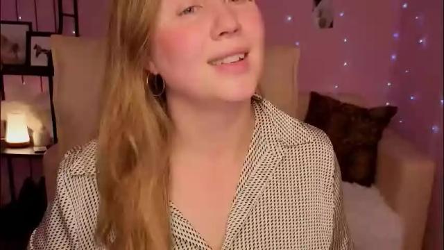 Image 12 of helens_lov Stream on Chaturbate on 2 months ago