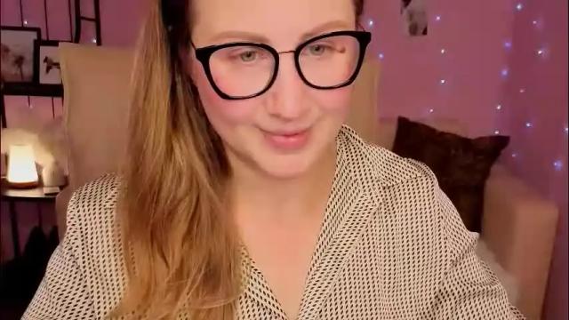 Image 6 of helens_lov Stream on Chaturbate on 2 months ago