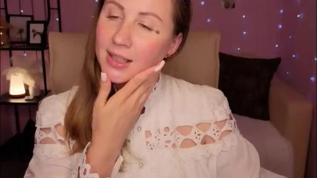 Image 2 of helens_lov Stream on Chaturbate on 2 months ago