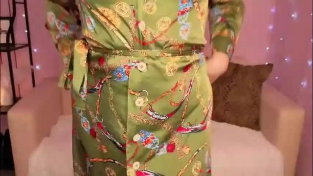 Image 11 of helens_lov Stream on Chaturbate on 1 month ago