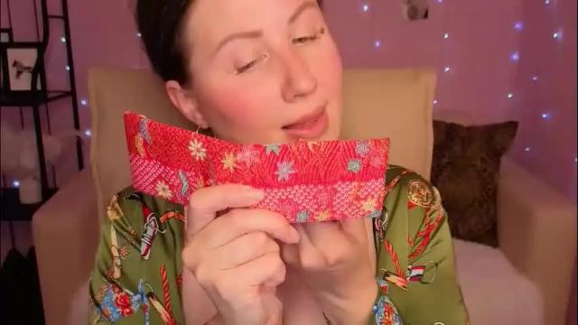 Image 6 of helens_lov Stream on Chaturbate on 1 month ago