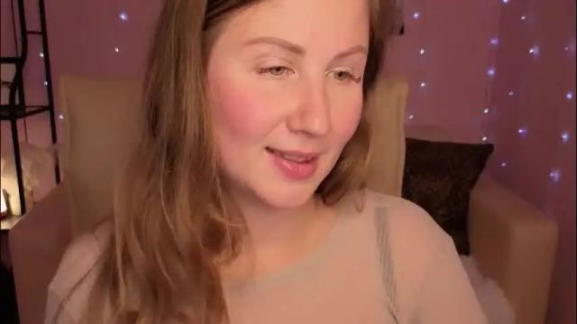 Image 4 of helens_lov Stream on Chaturbate on 1 month ago