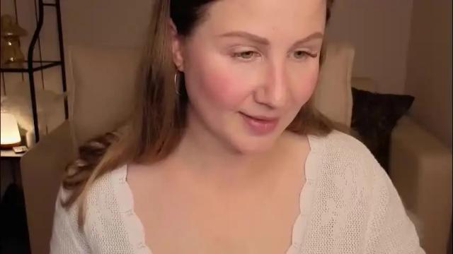 Image 3 of helens_lov Stream on Chaturbate on 1 month ago