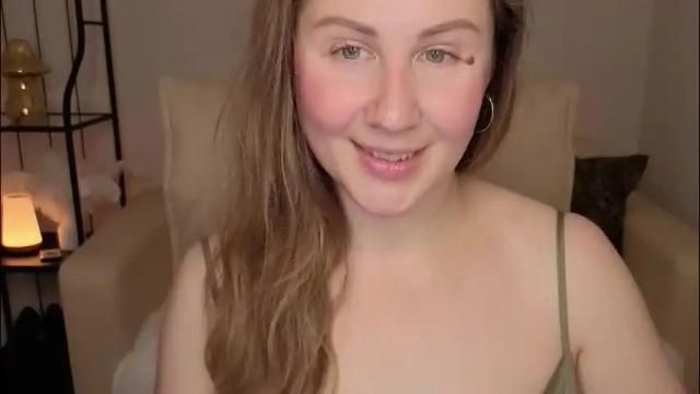 Image 7 of helens_lov Stream on Chaturbate on 3 days ago