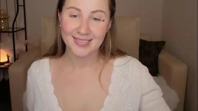 Image 11 of helens_lov Stream on Chaturbate on 2 days ago