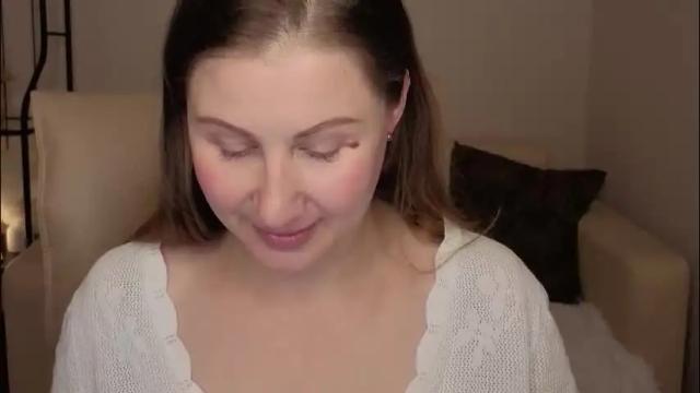 Image 3 of helens_lov Stream on Chaturbate on 2 days ago