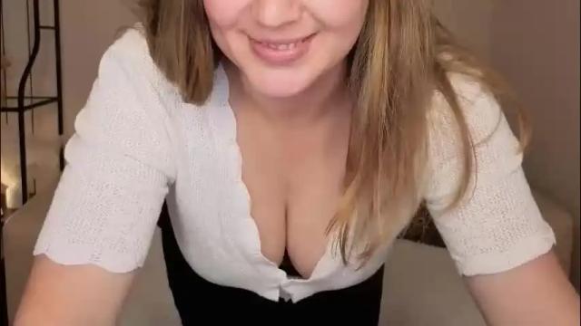 Image 4 of helens_lov Stream on Chaturbate on 2 days ago