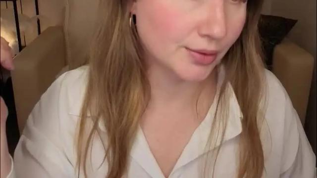 Image 3 of helens_lov Stream on Chaturbate on 2 months ago