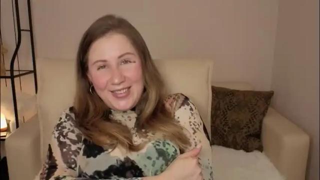 Image 4 of helens_lov Stream on Chaturbate on 1 month ago