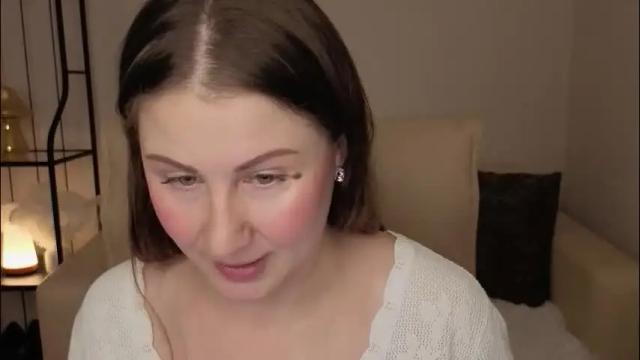 Image 2 of helens_lov Stream on Chaturbate on 1 month ago