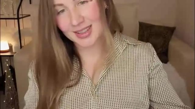 Image 2 of helens_lov Stream on Chaturbate on 1 month ago