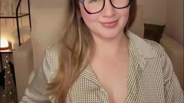 Image 6 of helens_lov Stream on Chaturbate on 1 month ago