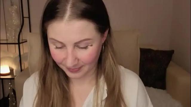 Image 4 of helens_lov Stream on Chaturbate on 29 days ago