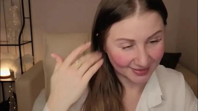 Image 8 of helens_lov Stream on Chaturbate on 29 days ago