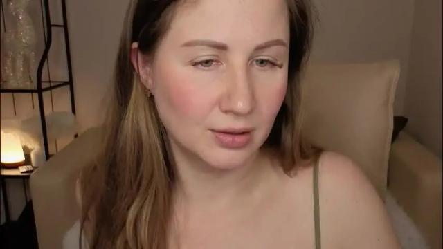 Image 6 of helens_lov Stream on Chaturbate on 25 days ago