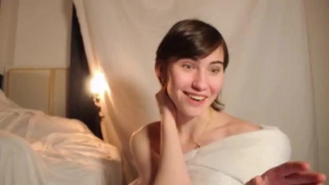 Image 3 of helensheaven Stream on Chaturbate on 17 months ago