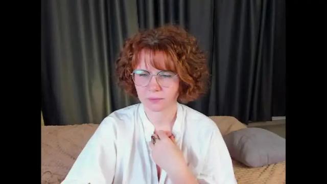 Image 12 of helga_bjornsen Stream on Chaturbate on 17 months ago