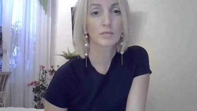 Image 6 of helgayellow Stream on Chaturbate on 17 months ago